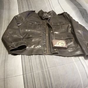Men's LG, Black Leather Coat, 4 front pockets, side pockets & left inside pocket